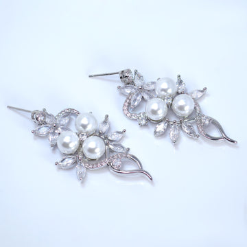 Swarovski crystal Pearl Flower Bridal Earrings, Crystal Bridal Earrings, Statement Earrings Cz
